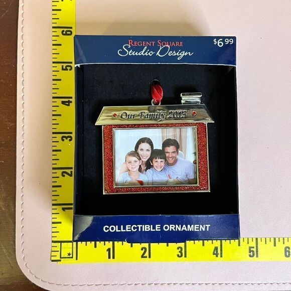 NEW 2013 "Our Family" Picture Frame Ornament House - Picture 1 of 6